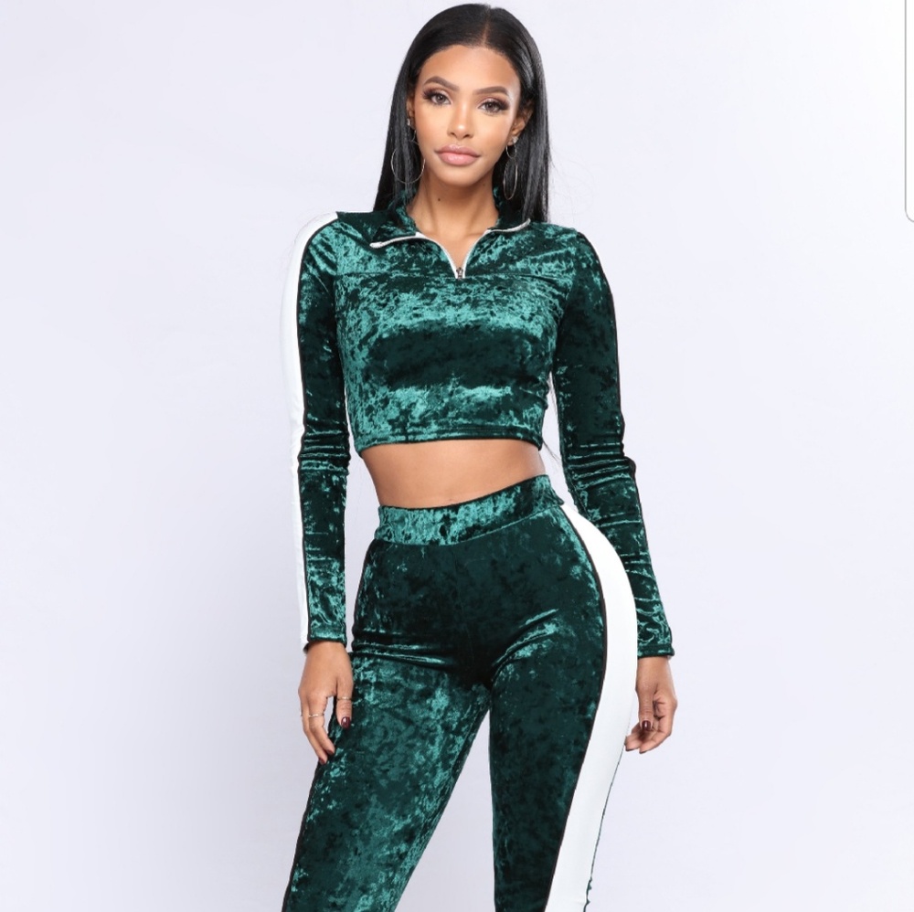 Fashion Nova - Lounge With Me Velvet Lounge Set